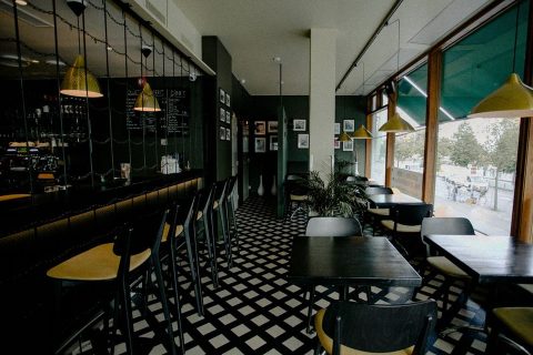 Кафе-бары — иллюстрация