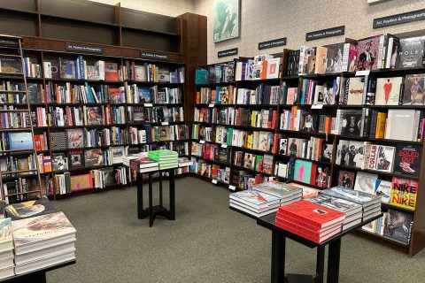 Книжные магазины — иллюстрация