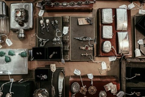 Ломбарды — иллюстрация