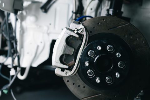 Автозапчастини та автотовари — ілюстрація