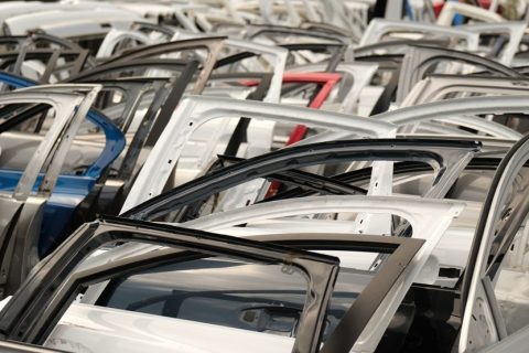 Автозапчастини та автотовари — ілюстрація