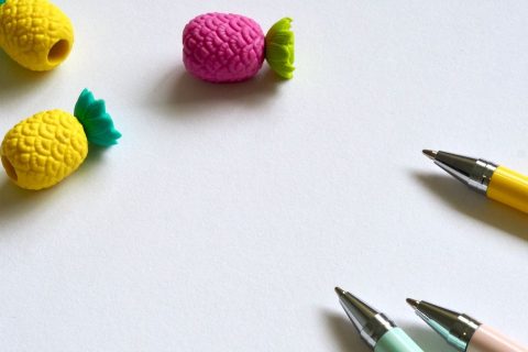 Канцтовары — иллюстрация